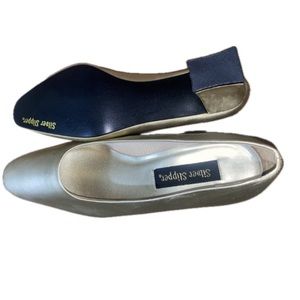 Vintage ‘Silver Slipper’ gold heels